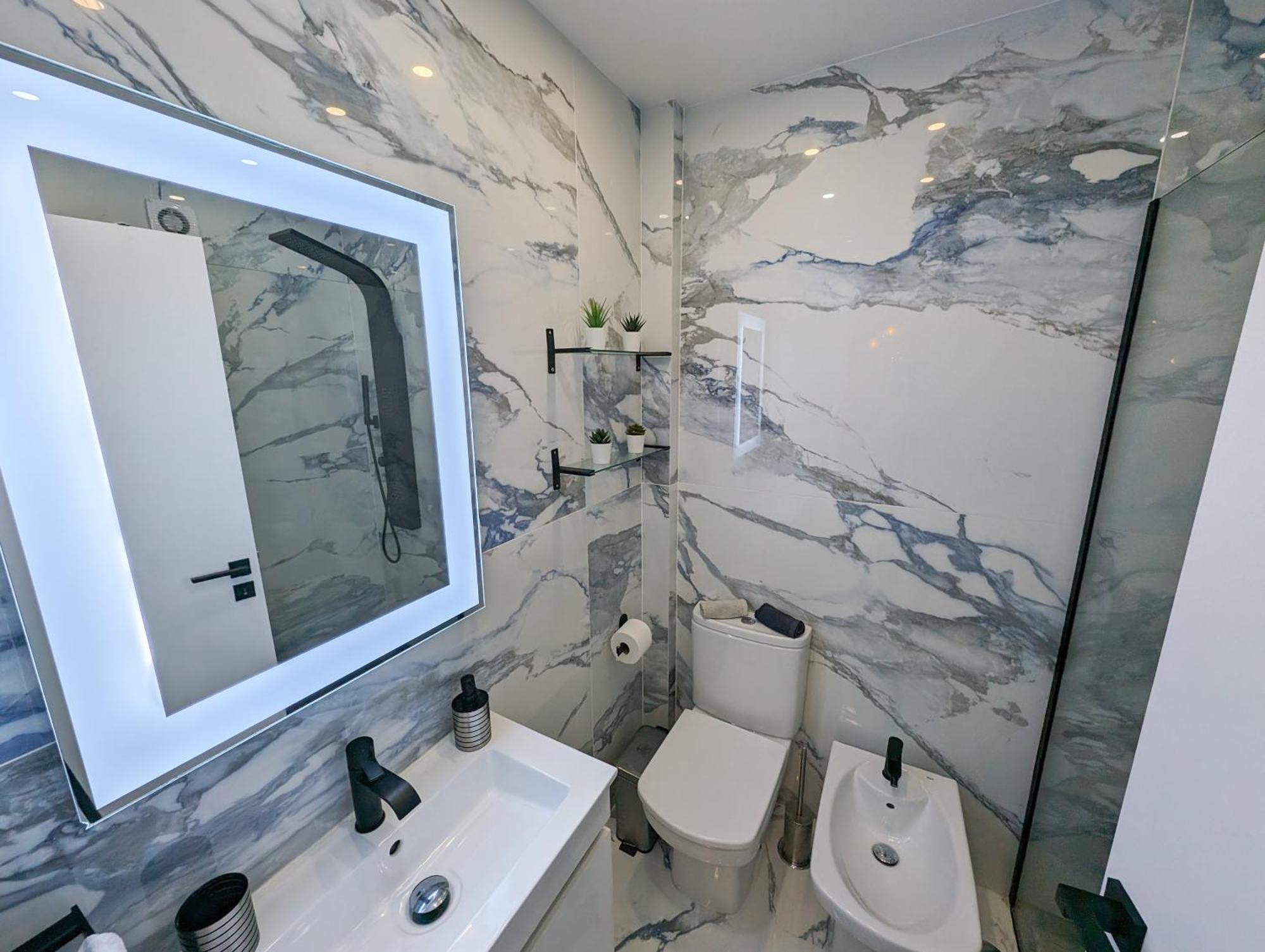 2 Room Condo - 5 Mins From Costa Da Caparica Beach & Bars 외부 사진
