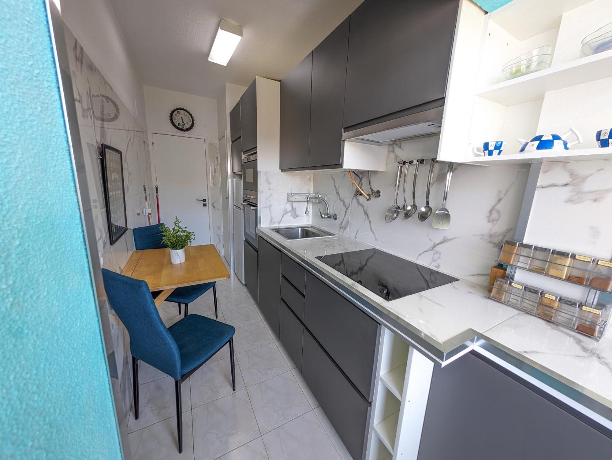 2 Room Condo - 5 Mins From Costa Da Caparica Beach & Bars 외부 사진