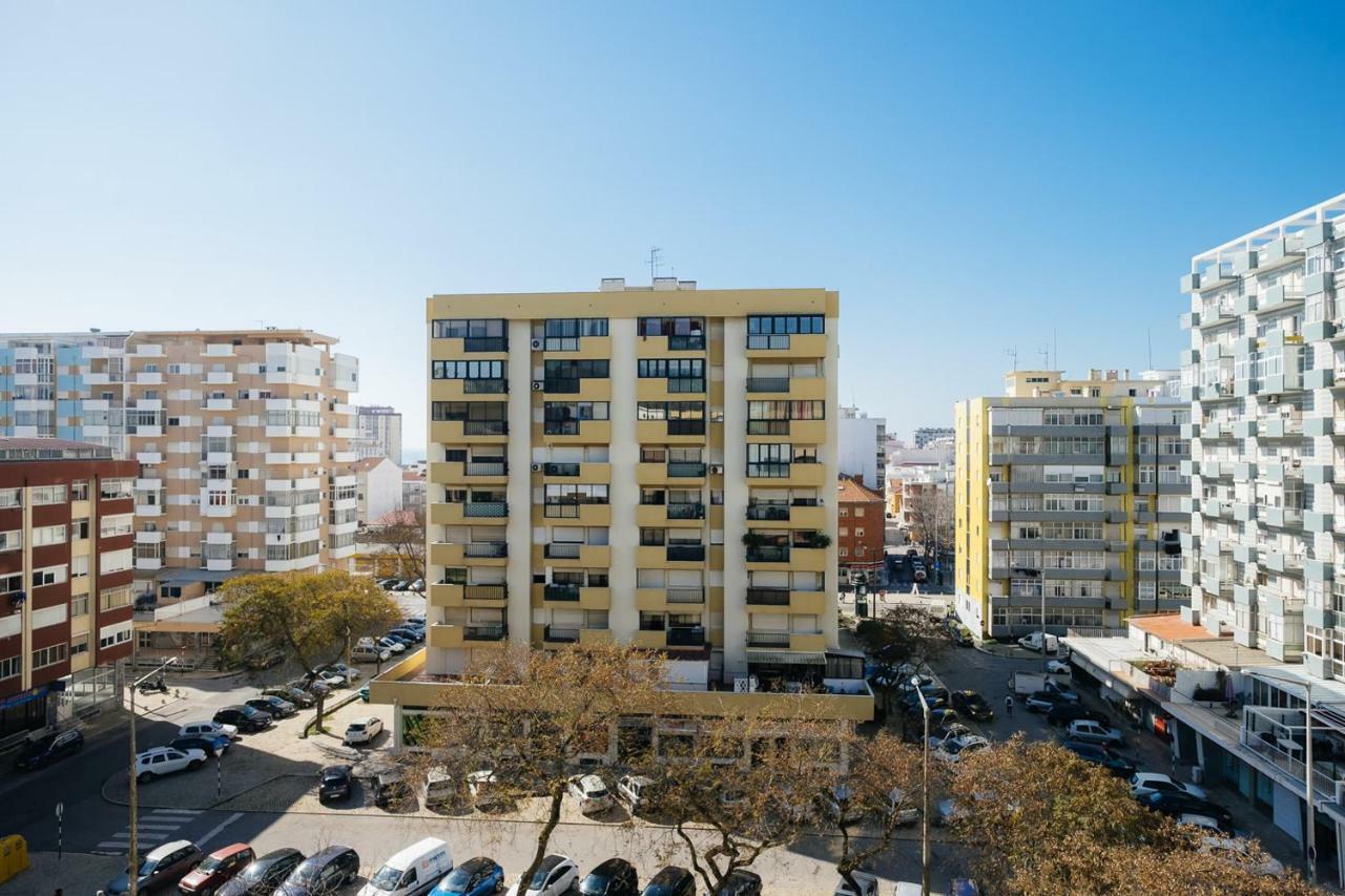 2 Room Condo - 5 Mins From Costa Da Caparica Beach & Bars 외부 사진